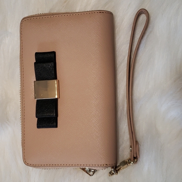 Danier Zip Around Wallet - Picture 1 of 8